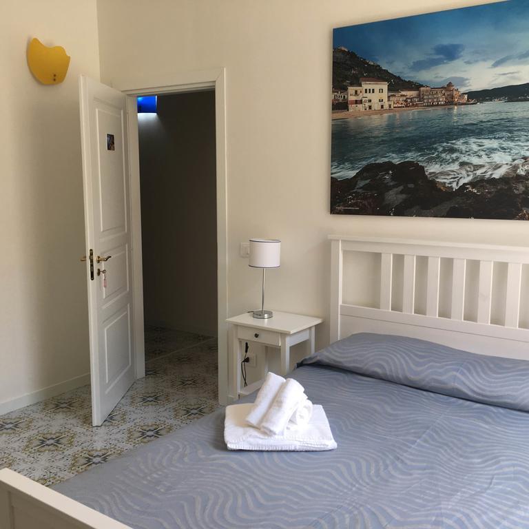 L'Infinito Bed & Breakfast Salerno Bagian luar foto
