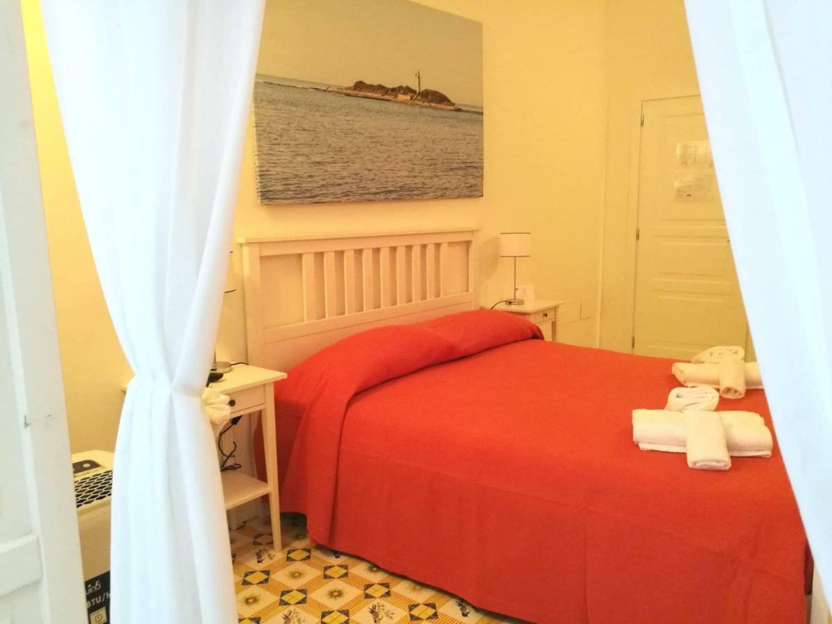 L'Infinito Bed & Breakfast Salerno Bagian luar foto