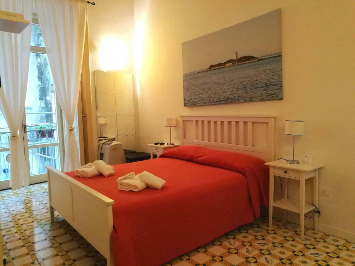 L'Infinito Bed & Breakfast Salerno Bagian luar foto