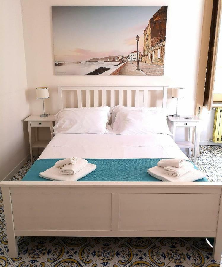 L'Infinito Bed & Breakfast Salerno Bagian luar foto