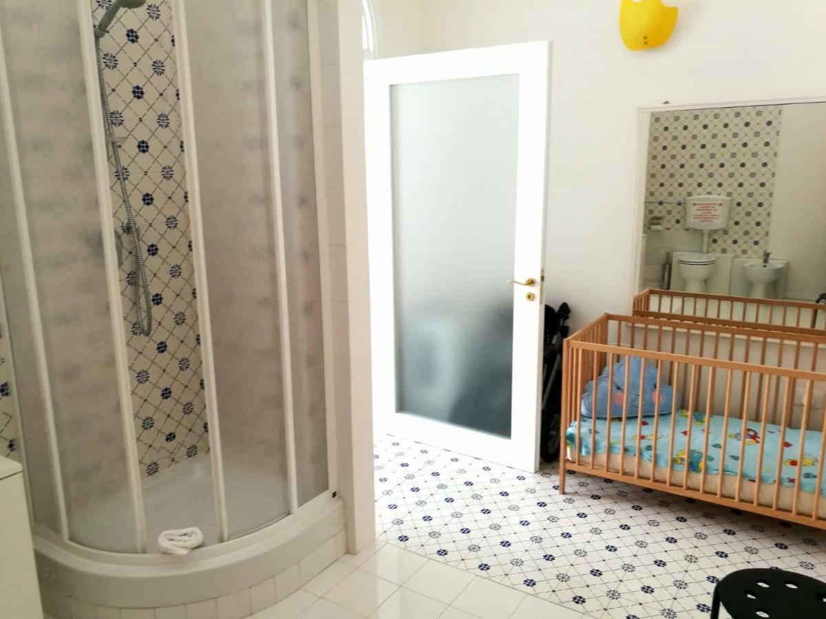 L'Infinito Bed & Breakfast Salerno Bagian luar foto