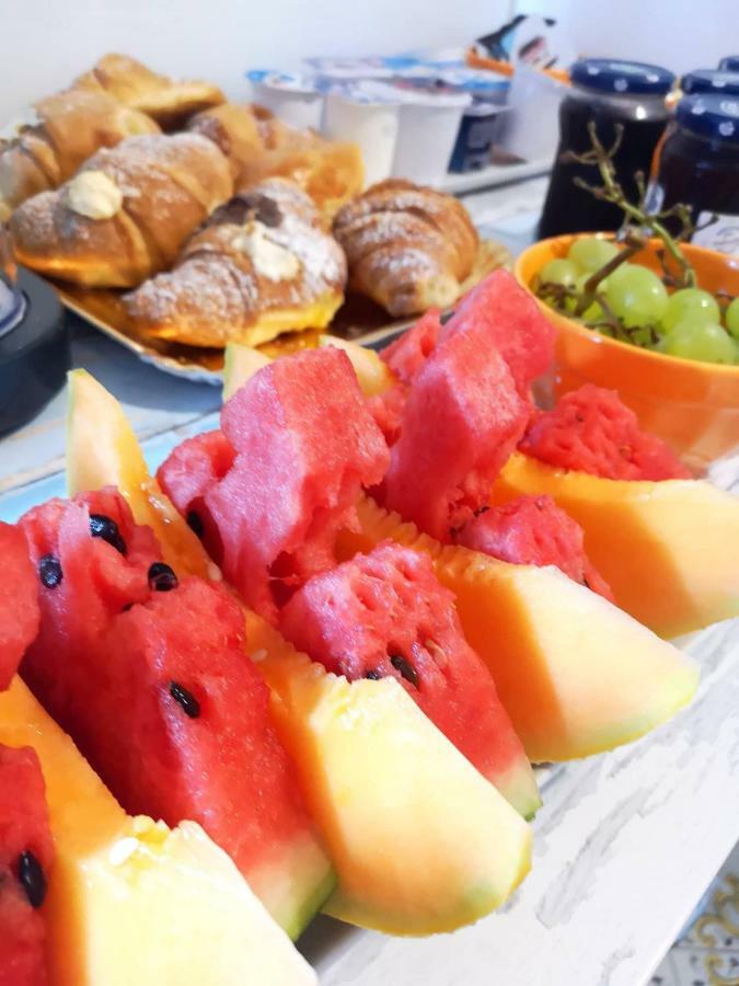 L'Infinito Bed & Breakfast Salerno Bagian luar foto