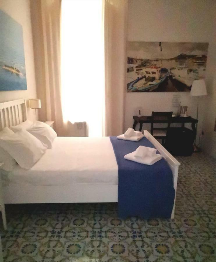 L'Infinito Bed & Breakfast Salerno Bagian luar foto